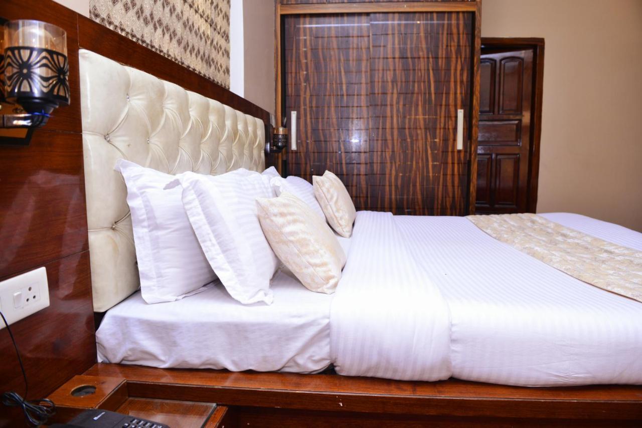 Signature Villa Sonipat Εξωτερικό φωτογραφία