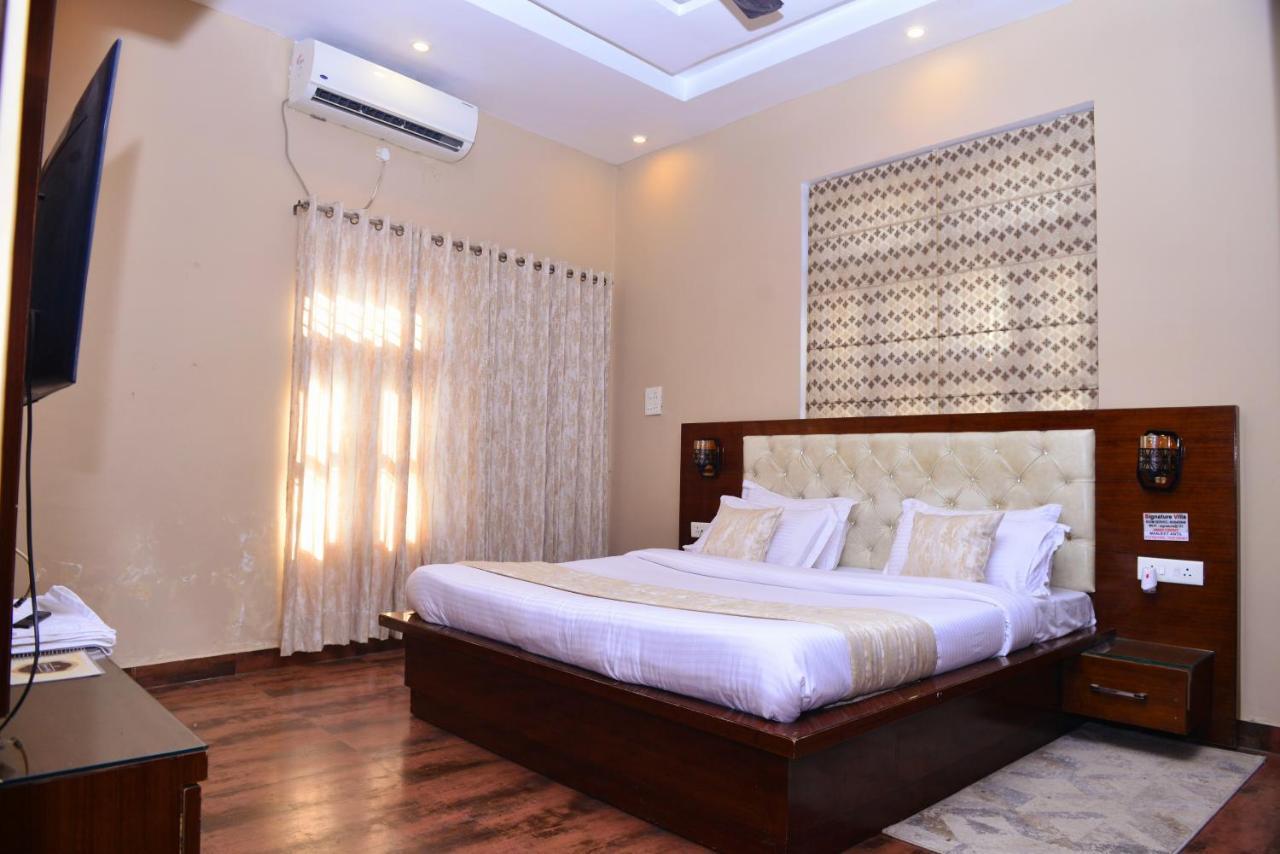 Signature Villa Sonipat Εξωτερικό φωτογραφία
